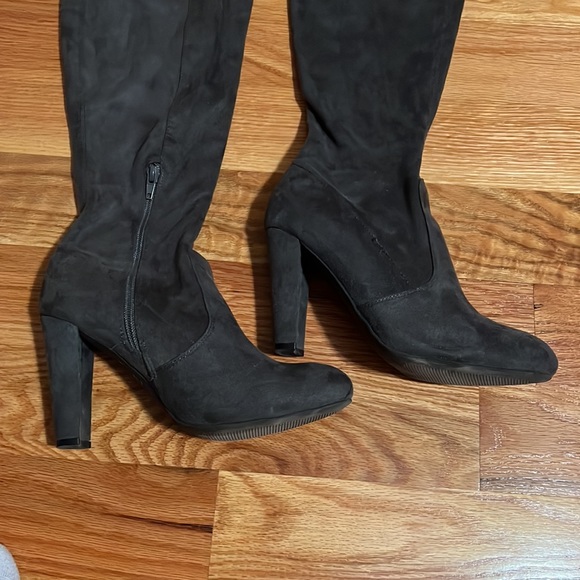 Knee high boots - Picture 8 of 8